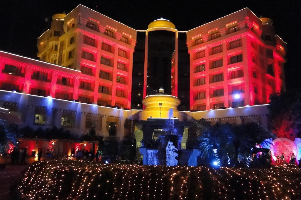 Hotel Swosti Premium Bhubaneswar Exterior photo