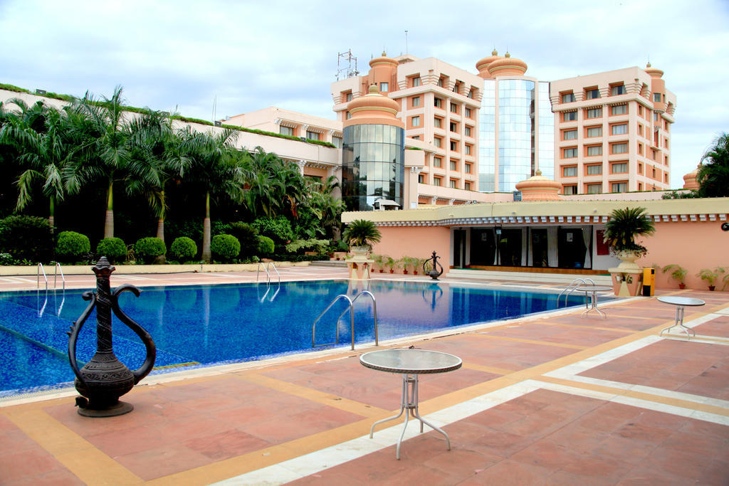Hotel Swosti Premium Bhubaneswar Exterior photo