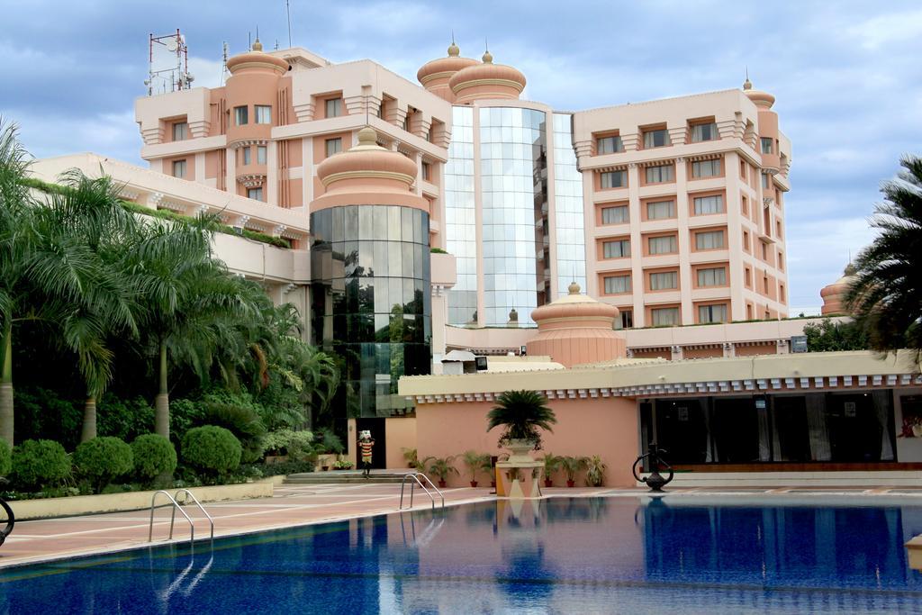 Hotel Swosti Premium Bhubaneswar Exterior photo