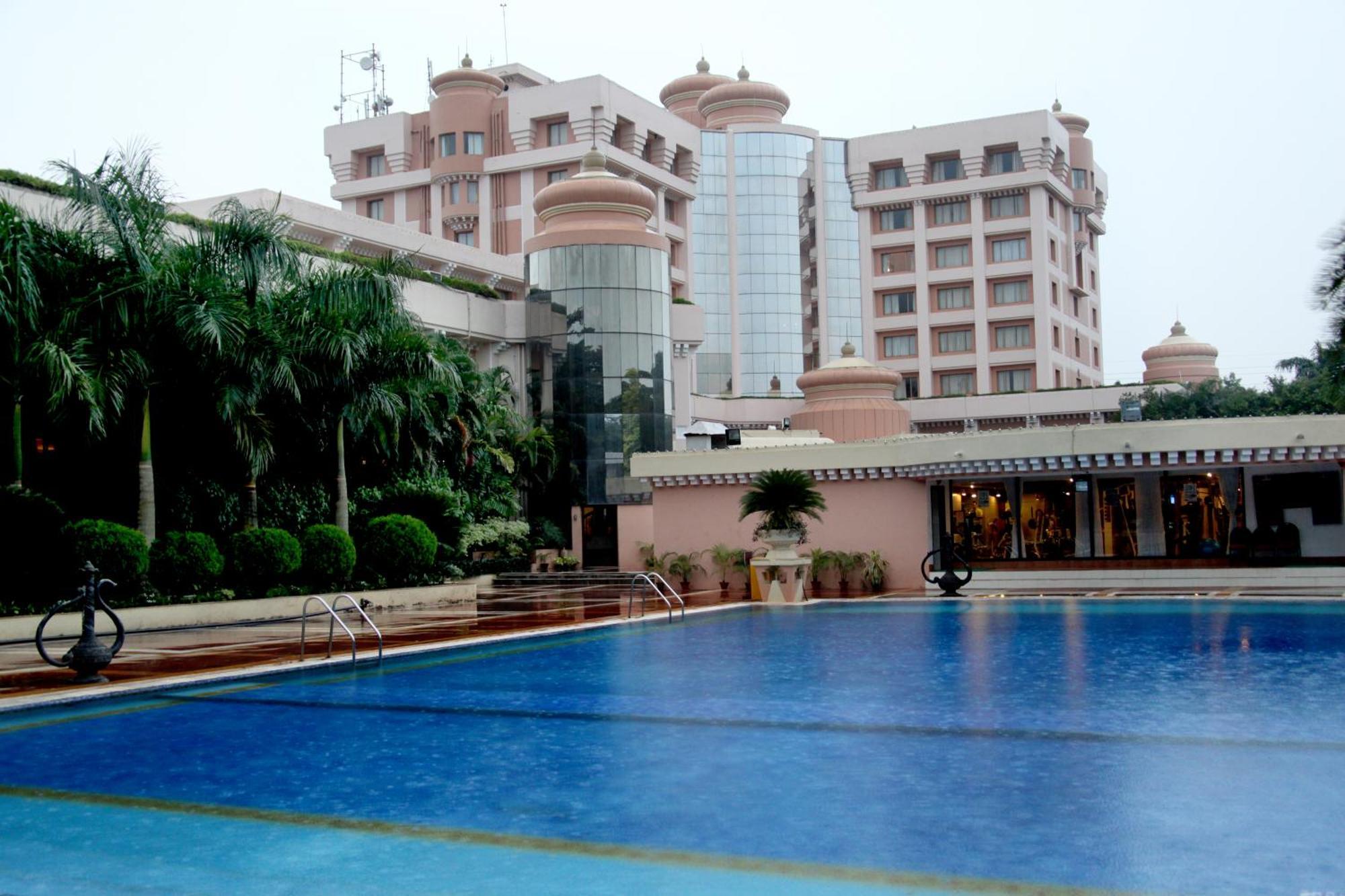 Hotel Swosti Premium Bhubaneswar Exterior photo