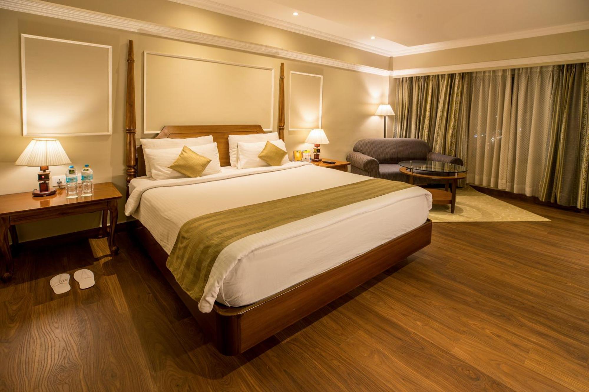 Hotel Swosti Premium Bhubaneswar Exterior photo