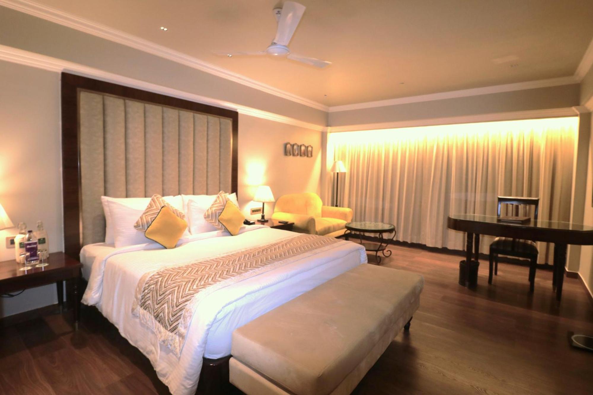 Hotel Swosti Premium Bhubaneswar Exterior photo