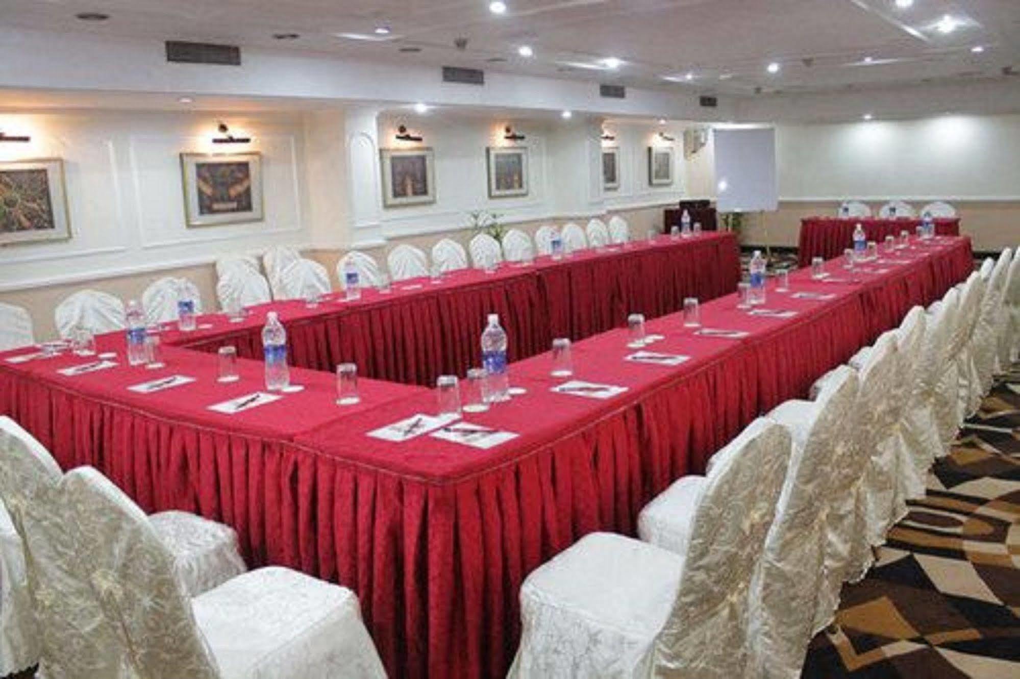 Hotel Swosti Premium Bhubaneswar Exterior photo