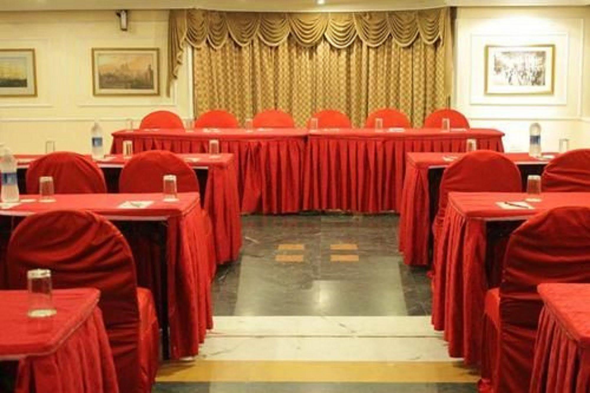 Hotel Swosti Premium Bhubaneswar Exterior photo