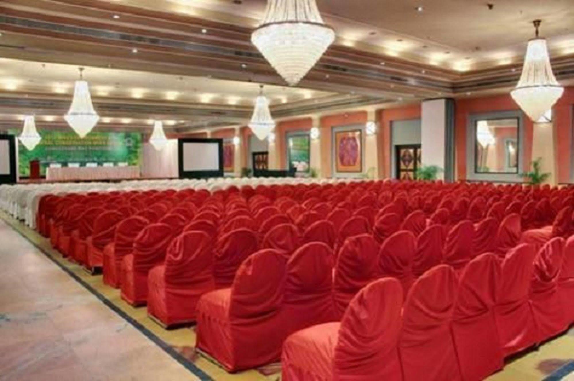 Hotel Swosti Premium Bhubaneswar Exterior photo