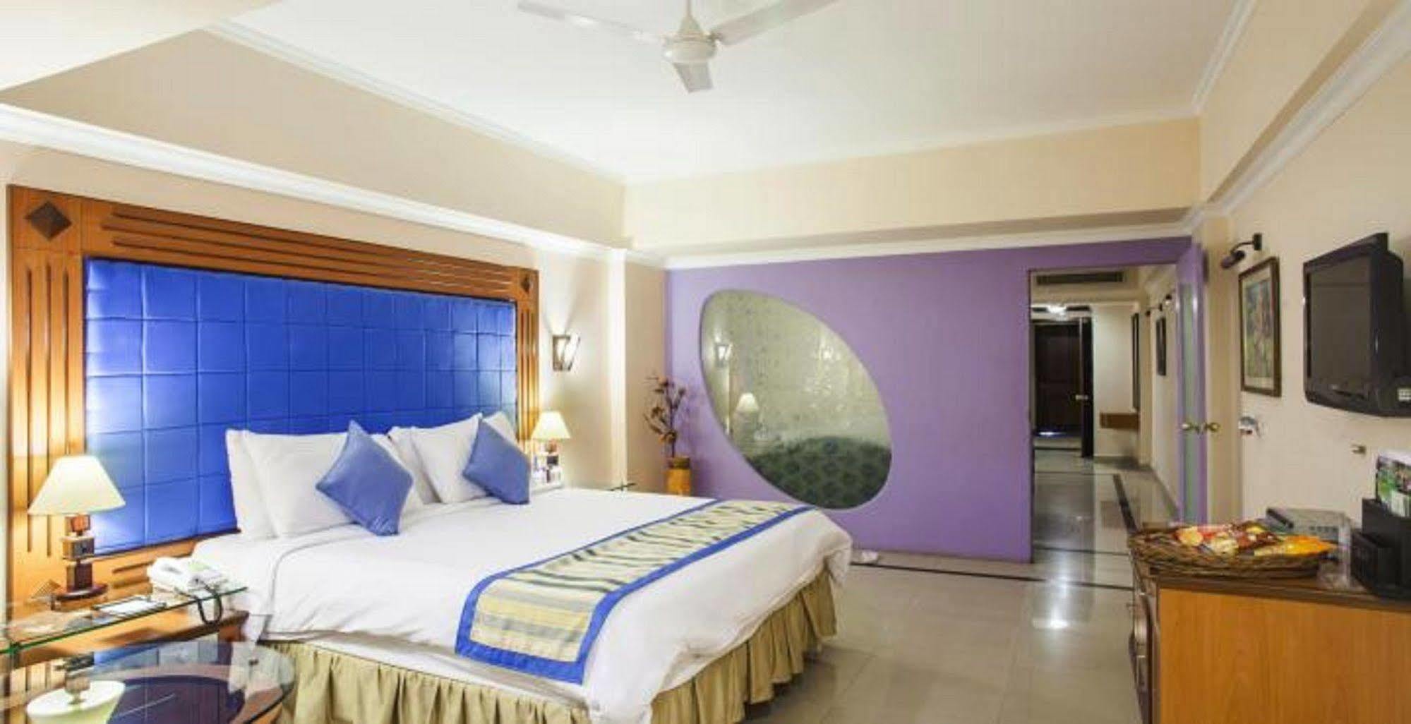 Hotel Swosti Premium Bhubaneswar Exterior photo