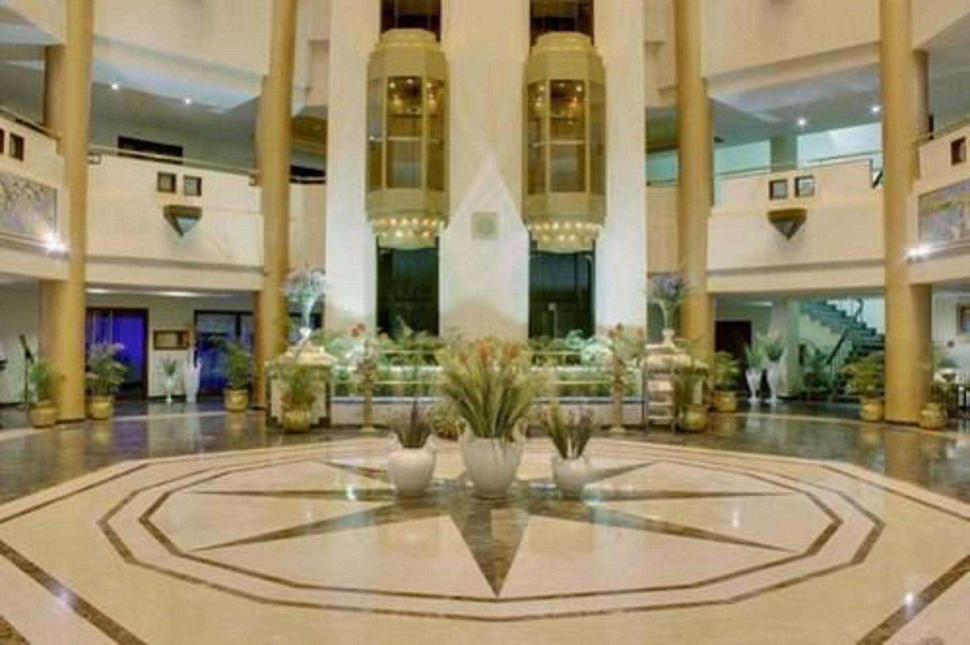 Hotel Swosti Premium Bhubaneswar Exterior photo