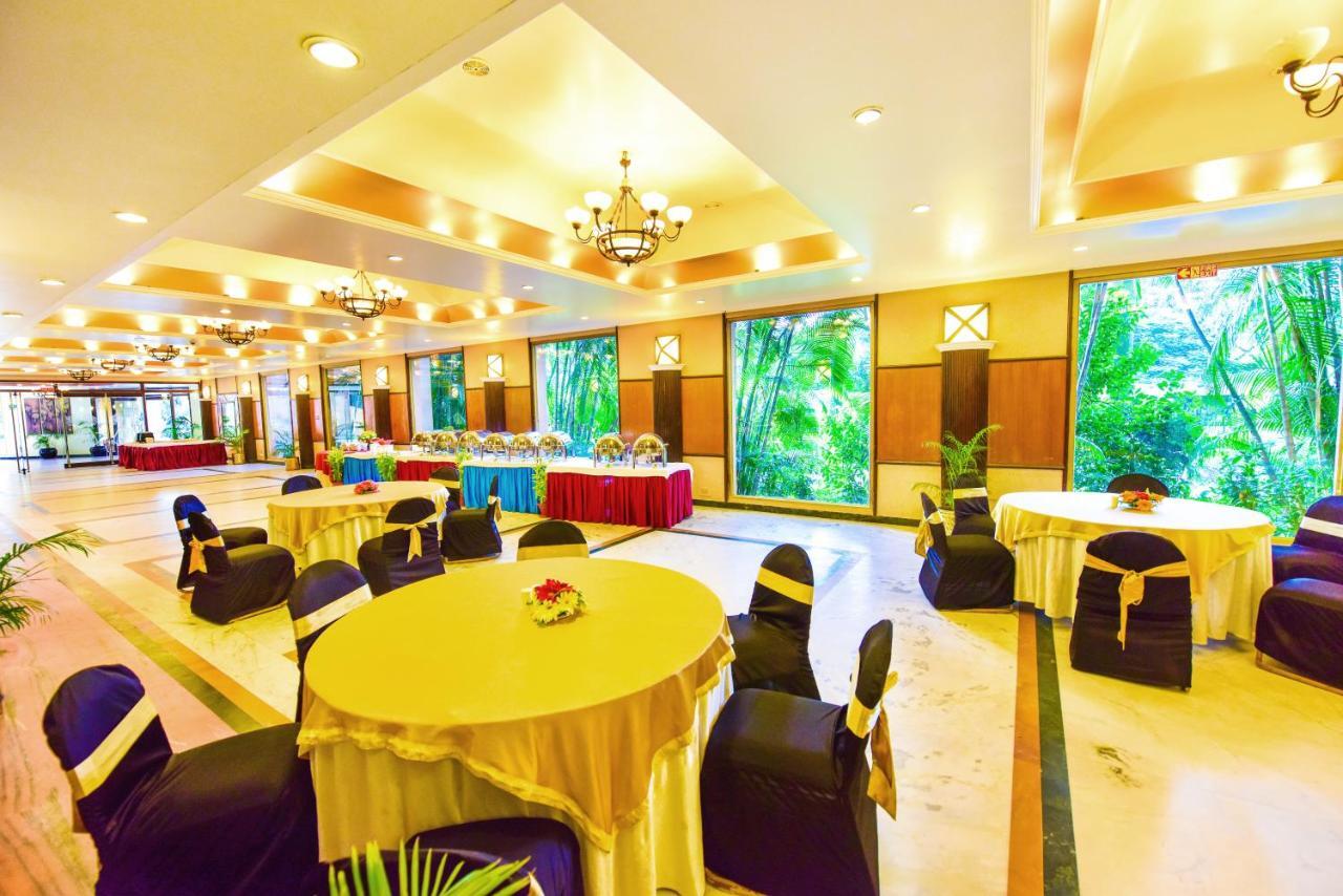 Hotel Swosti Premium Bhubaneswar Exterior photo
