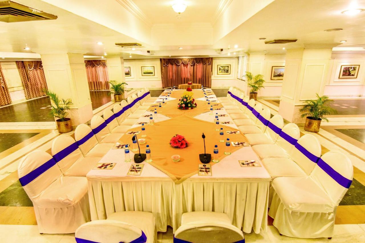 Hotel Swosti Premium Bhubaneswar Exterior photo