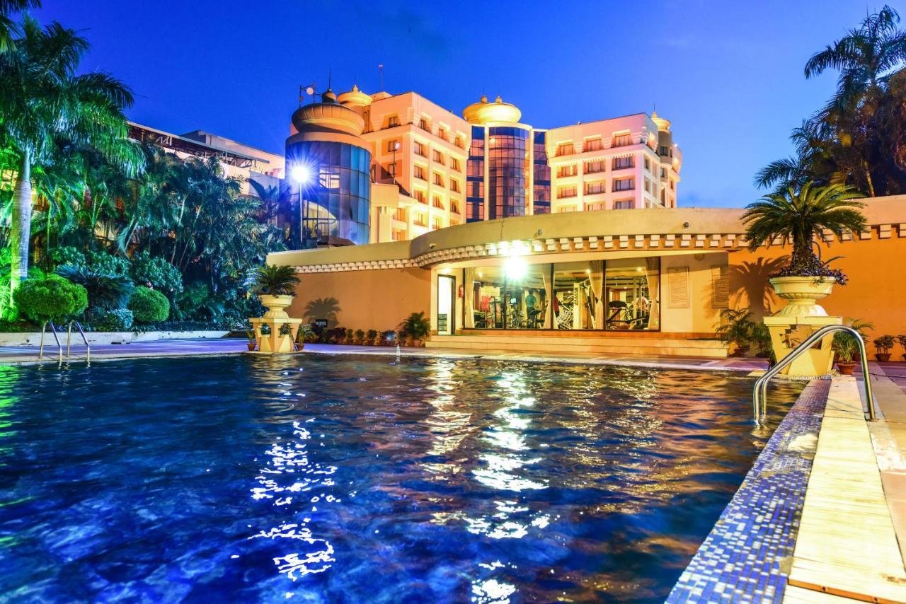 Hotel Swosti Premium Bhubaneswar Exterior photo