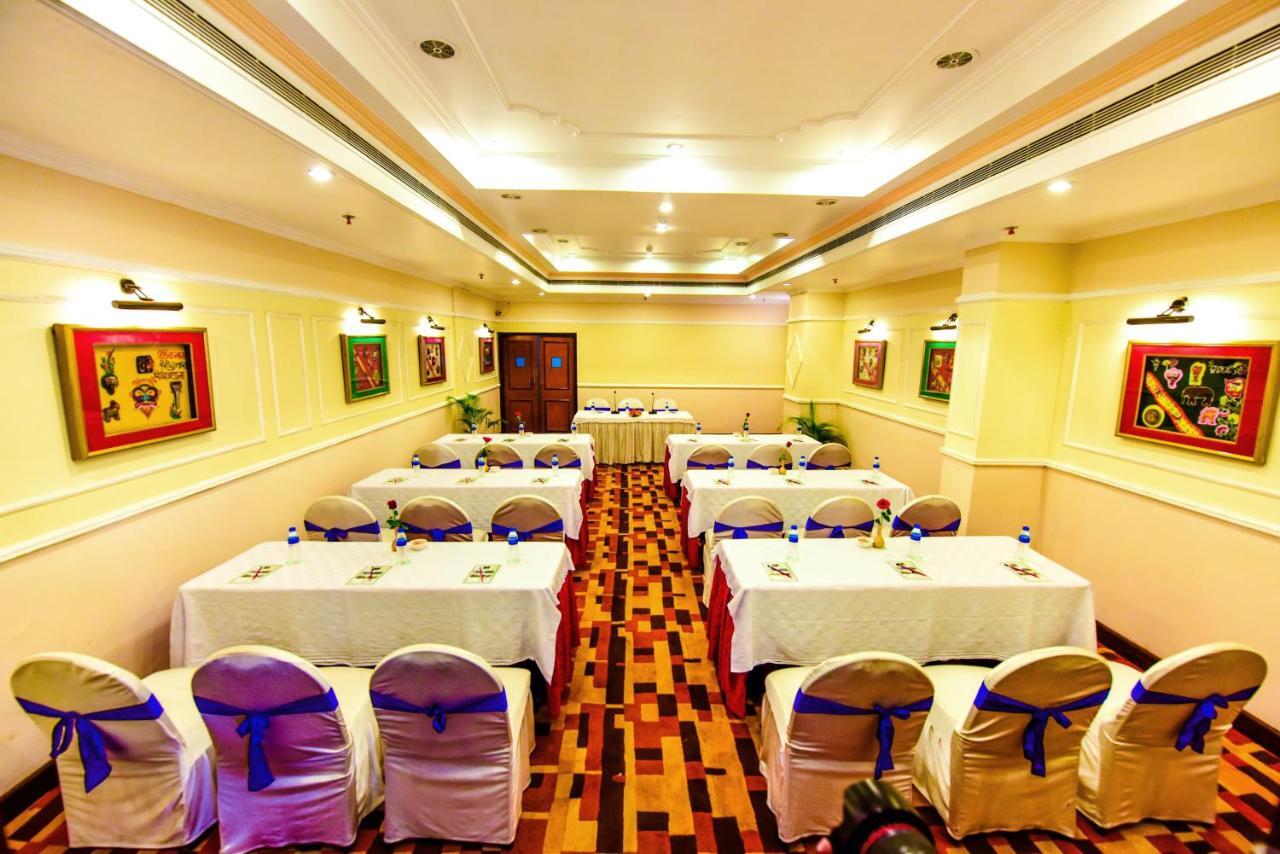 Hotel Swosti Premium Bhubaneswar Exterior photo