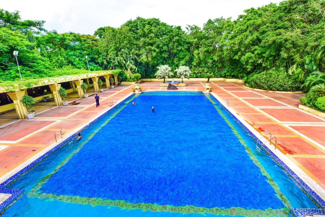 Hotel Swosti Premium Bhubaneswar Exterior photo